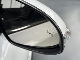 Toyota C-hr thumbnail 57