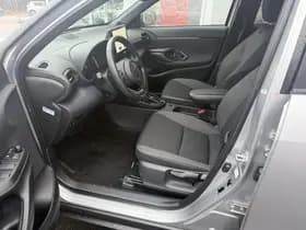 Toyota Yaris-cross thumbnail 47