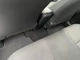 Toyota C-hr thumbnail 93