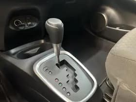 Toyota Yaris thumbnail 13