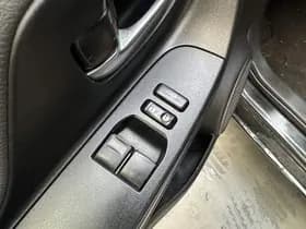 Toyota Yaris thumbnail 25