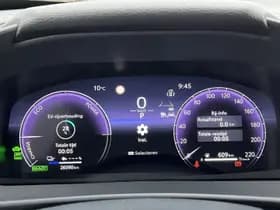 Toyota C-hr thumbnail 3