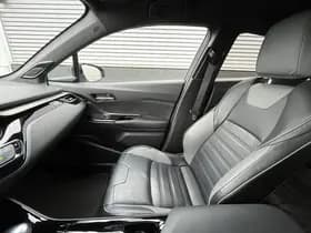 Toyota C-hr thumbnail 101