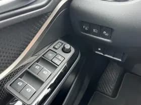 Toyota C-hr thumbnail 32