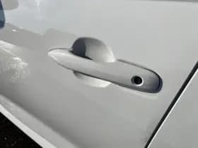 Toyota Yaris thumbnail 15