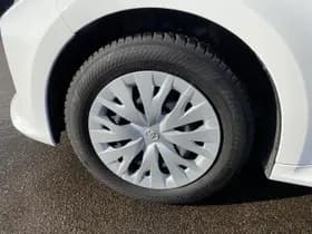 Toyota Yaris thumbnail 16