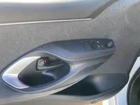 Toyota Yaris thumbnail 18