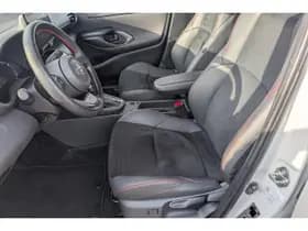 Toyota Yaris-cross thumbnail 16