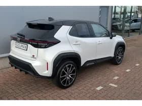 Toyota Yaris-cross thumbnail 3