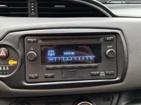 Toyota Yaris thumbnail 12