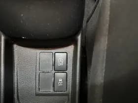 Toyota Yaris thumbnail 14