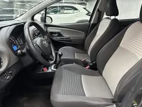 Toyota Yaris thumbnail 24