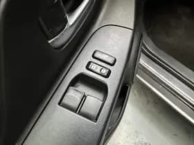 Toyota Yaris thumbnail 25