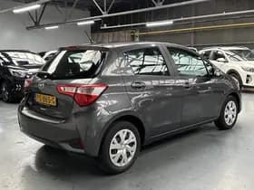 Toyota Yaris thumbnail 44