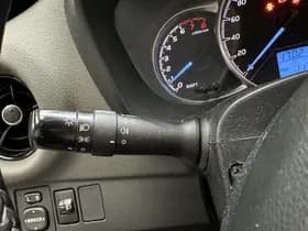 Toyota Yaris thumbnail 6