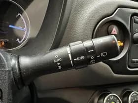 Toyota Yaris thumbnail 7