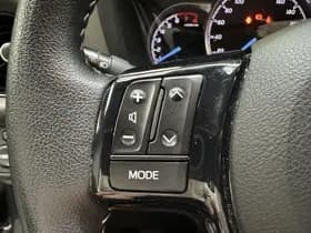 Toyota Yaris thumbnail 8