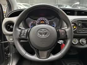 Toyota Yaris thumbnail 10