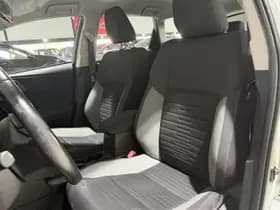 Toyota Auris thumbnail 3