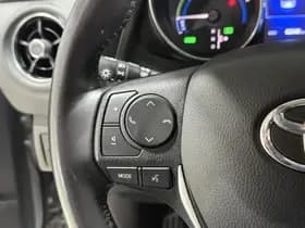 Toyota Auris thumbnail 8