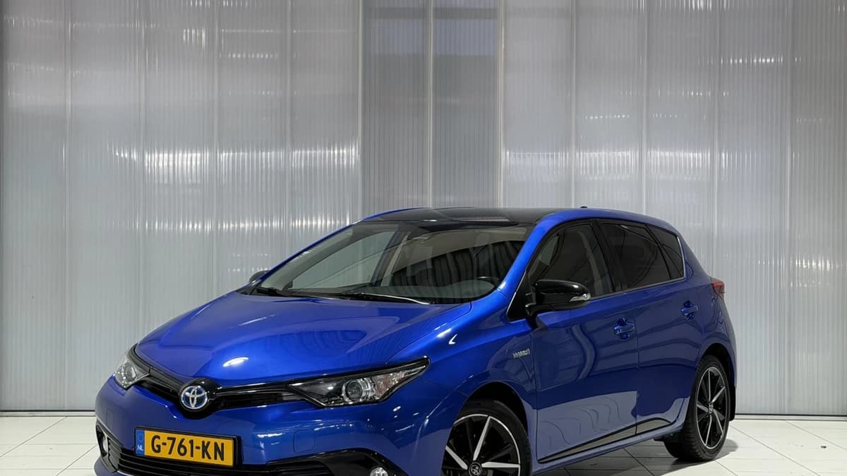 Toyota Auris — foto 1