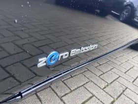 Nissan Leaf thumbnail 11