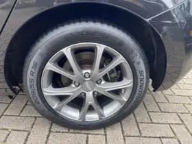 Nissan Leaf thumbnail 5