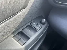 Toyota Yaris-cross thumbnail 70