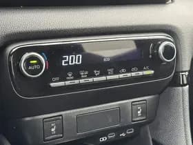 Toyota Yaris thumbnail 34