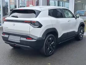 Toyota Urban-cruiser thumbnail 4