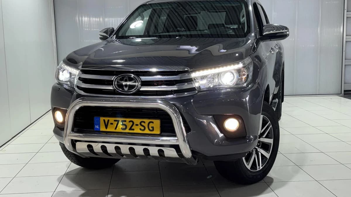 Toyota Hilux — foto 1