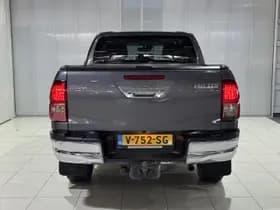 Toyota Hilux thumbnail 4