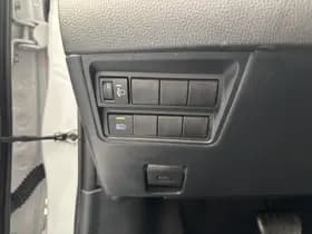 Toyota Yaris thumbnail 12