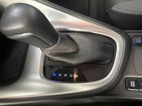 Toyota Yaris thumbnail 18