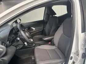 Toyota Yaris thumbnail 3