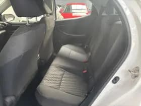 Toyota Yaris thumbnail 21