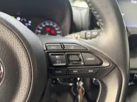 Toyota Yaris thumbnail 9