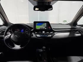 Toyota C-hr thumbnail 3