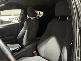 Toyota C-hr thumbnail 4