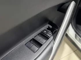 Toyota Corolla-cross thumbnail 68