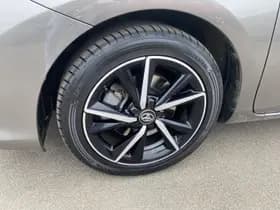 Toyota Auris thumbnail 15