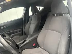 Toyota C-hr thumbnail 3
