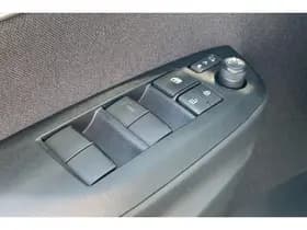 Toyota Yaris thumbnail 25