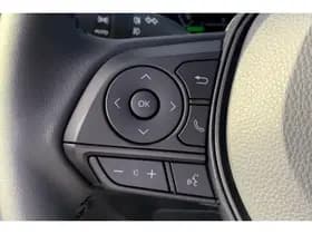 Toyota Corolla-cross thumbnail 15