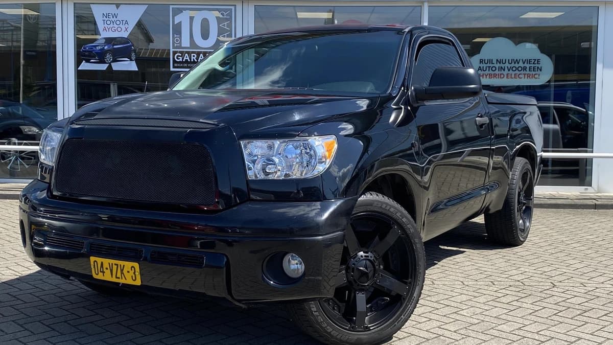 Toyota Tundra — foto 1