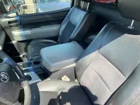 Toyota Tundra thumbnail 3