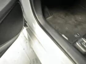 Toyota Yaris thumbnail 4