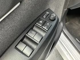 Toyota Yaris thumbnail 5