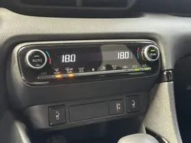 Toyota Yaris thumbnail 45