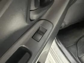 Toyota Yaris thumbnail 47